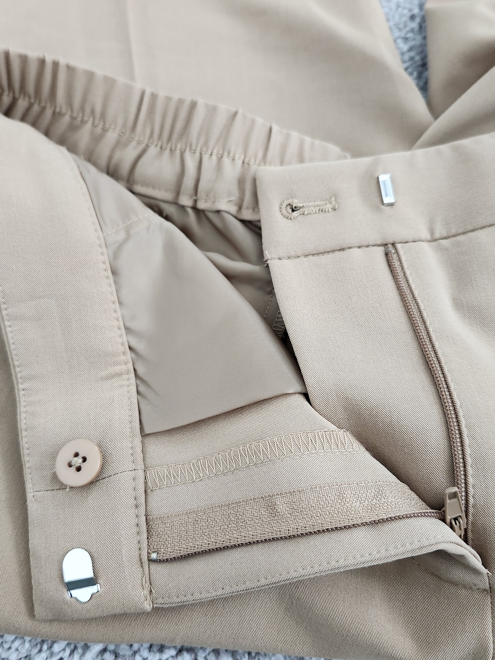 Tommy Hilfiger Khaki Elastic-Waist Chinos